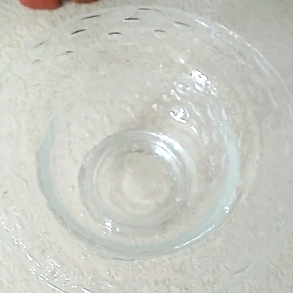Southern Living at Home SLAH Tiny Bubbles Glass Bowl - Picture 4 of 5